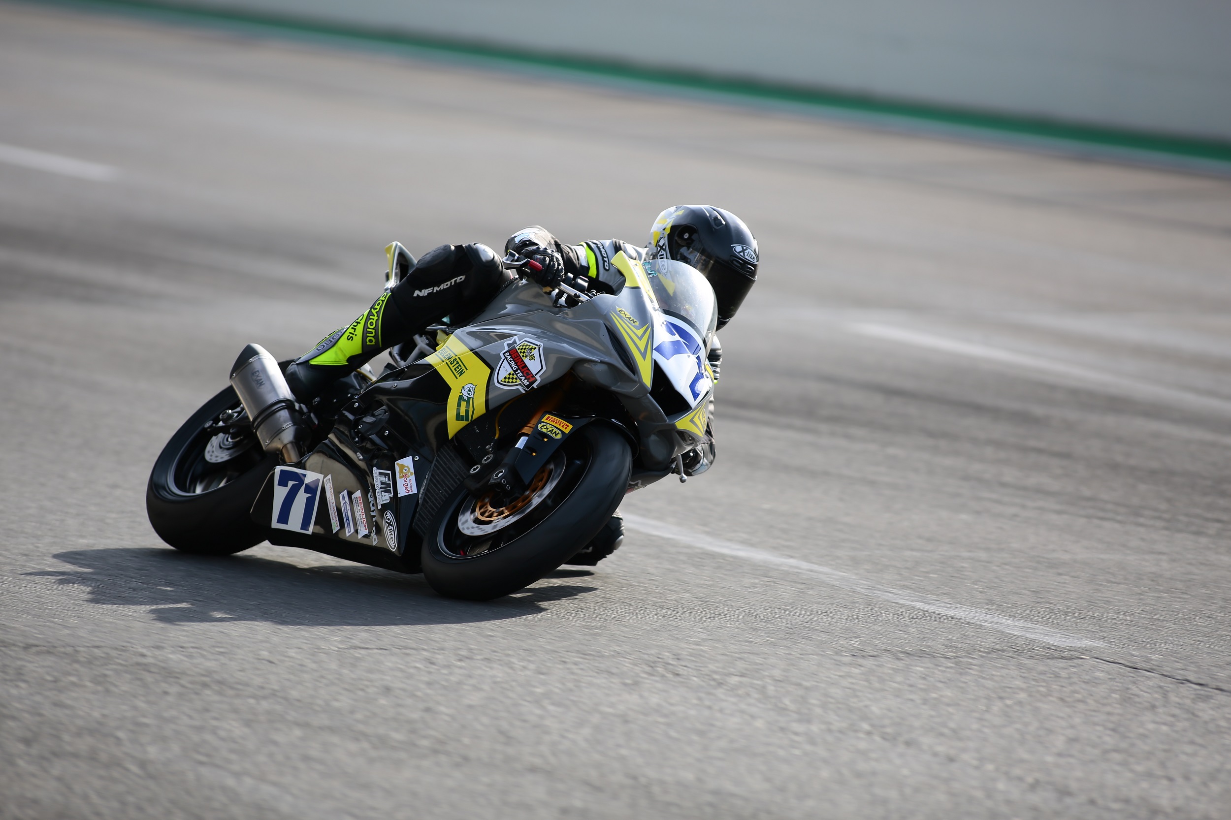 Yamaha YZF R6 Bj. 2006-2022 Full Kit 4-2-1 X-Black oval Titan ESD / Edelstahl Krümmer 4